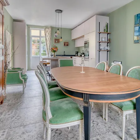 La Demeure De Jeanne Cadours